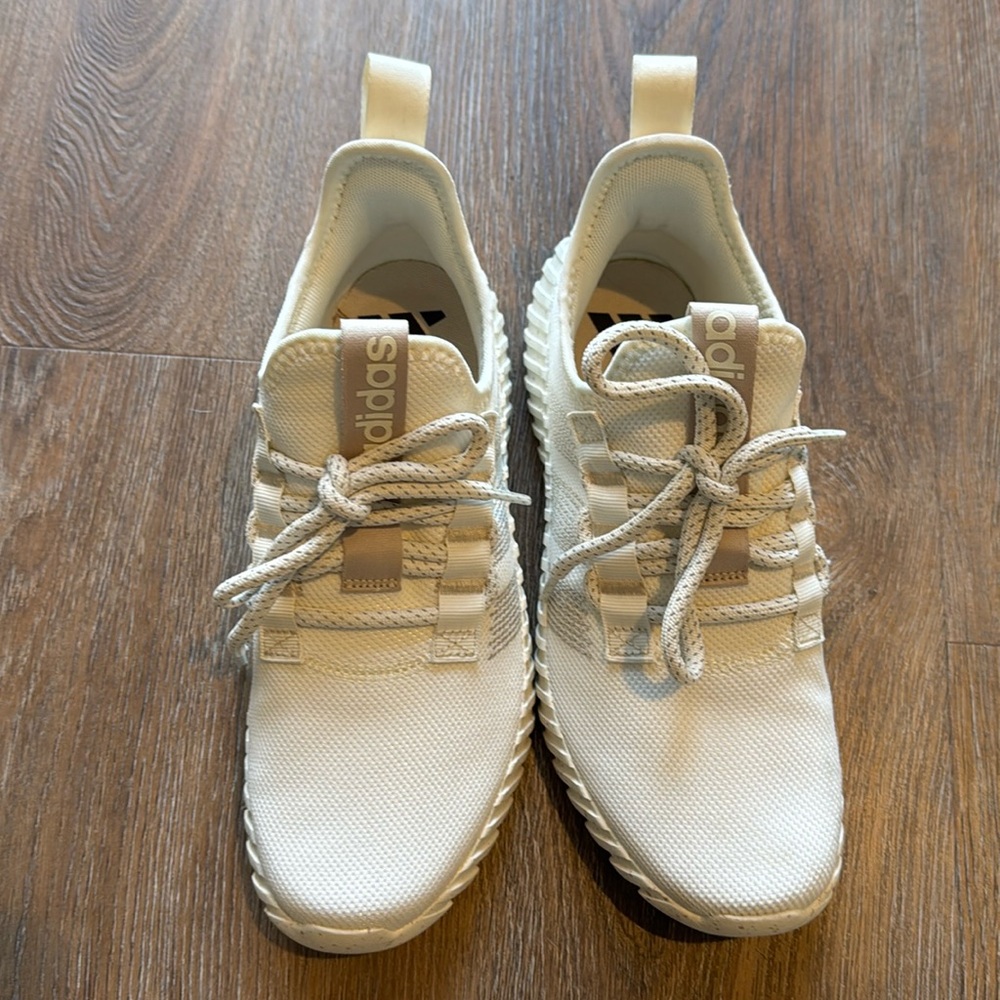 Adidas Tennis Shoes